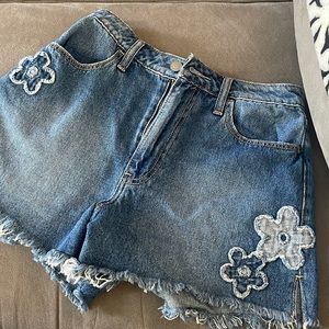 Hollister Jean Shorts - Size 24